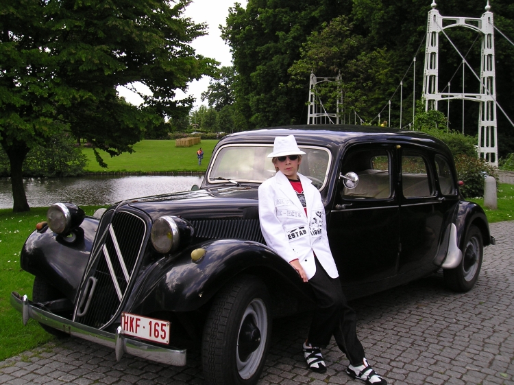 Citroën Traction Avant zwart-1 Citroën Traction Avant zwart-1