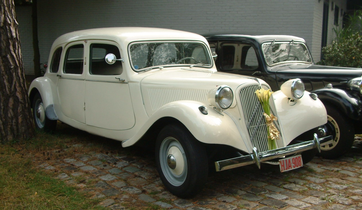 Citroën Traction Avant wit-1 Citroën Traction Avant wit-1